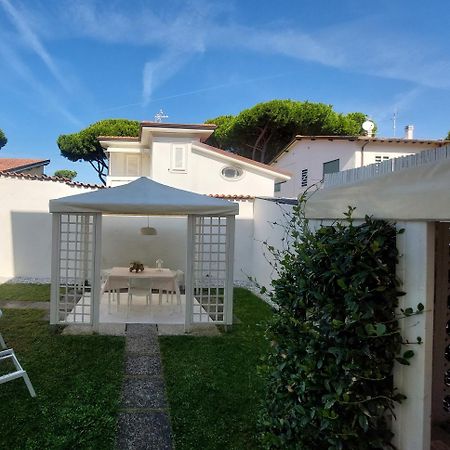 Minzoni94 - Twobedroom+Garden Lido di Camaiore Luaran gambar